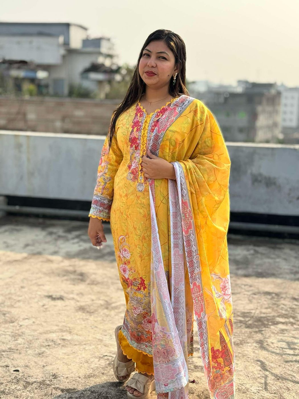 Holudia Pakhi