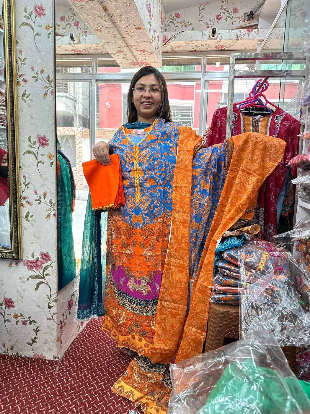 Komola Neel