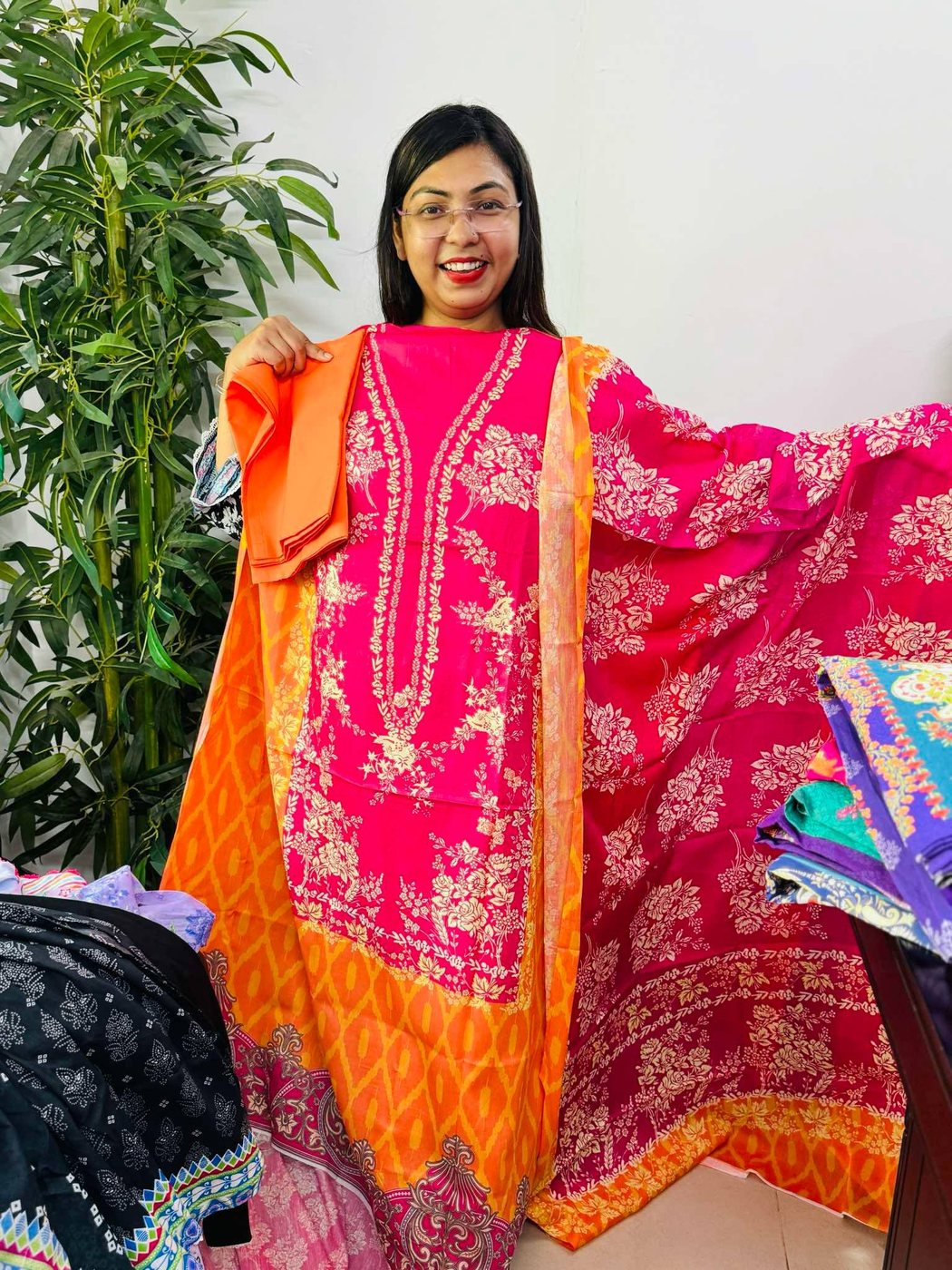 Golapi Komola Phool