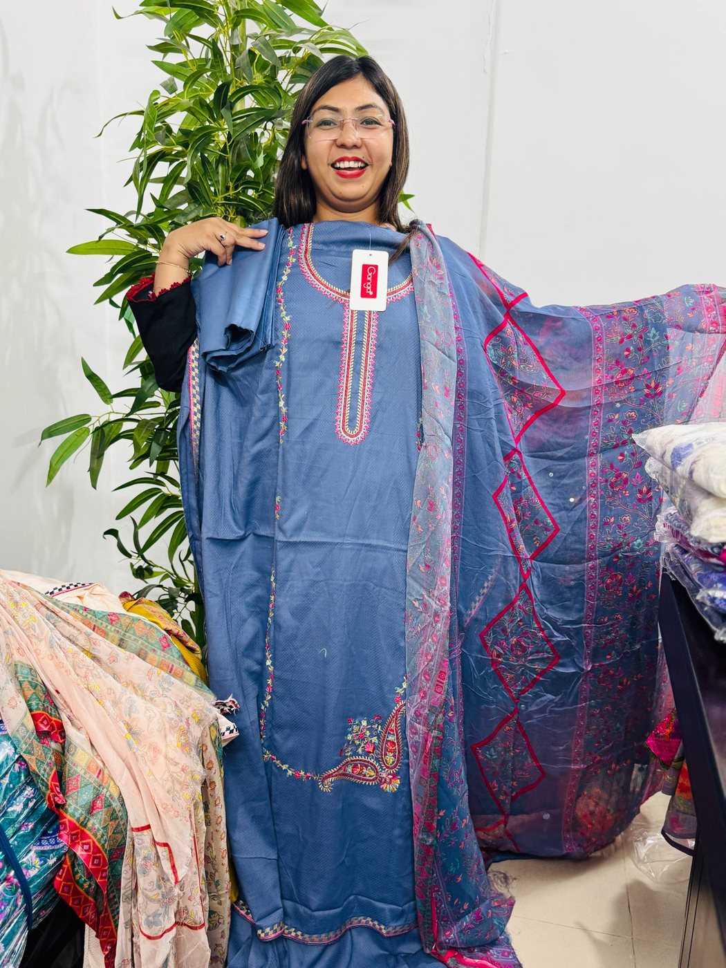 Ash Embroidery Gonga