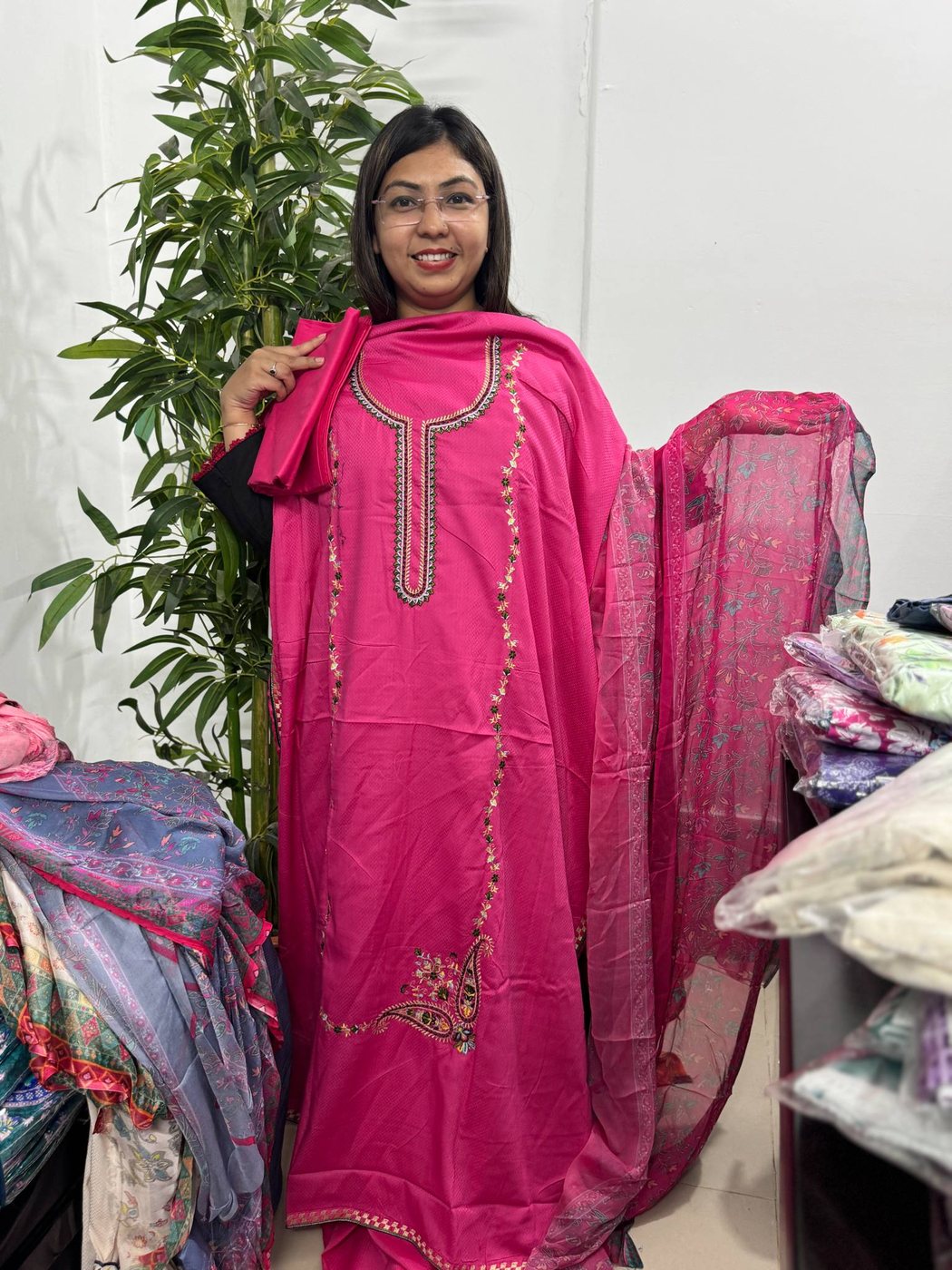 Mishti Golapi Embroidery Gonga