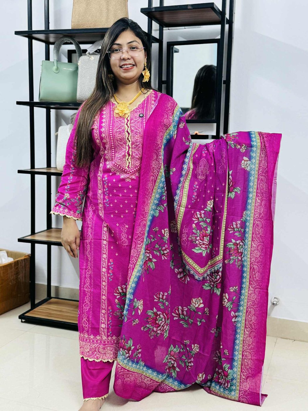 Golapi Golap Phool