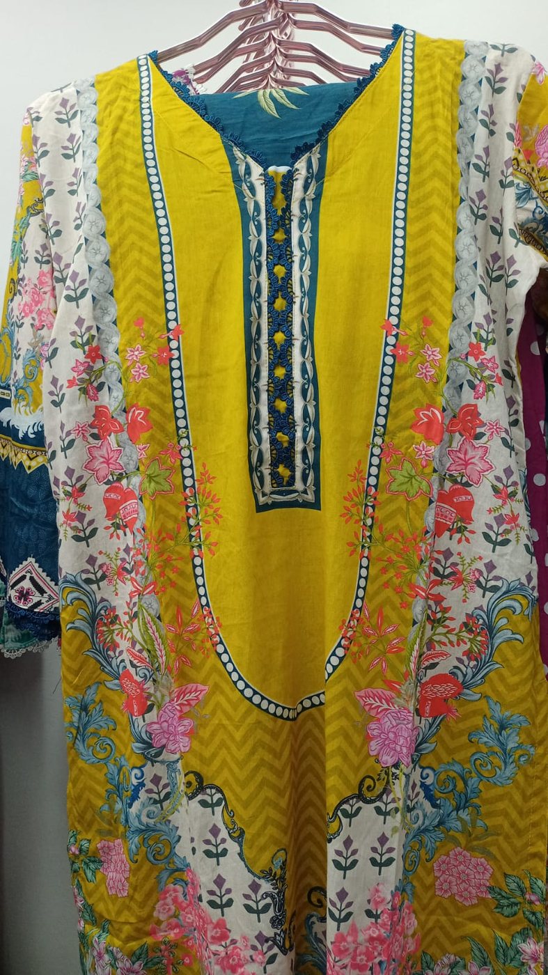 Holud Pakhi
