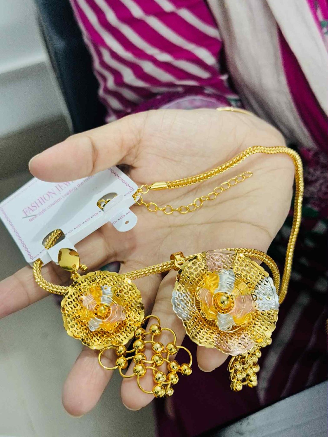 Loket &amp; Long Chain