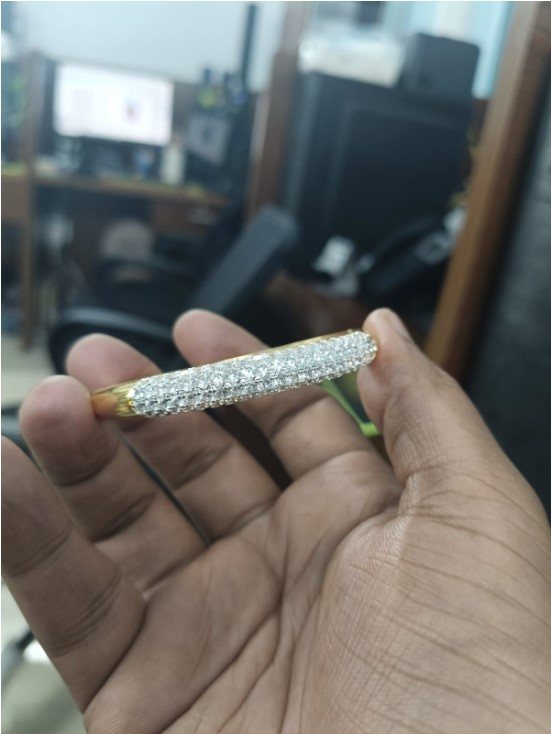 Bracelet with diamond stone